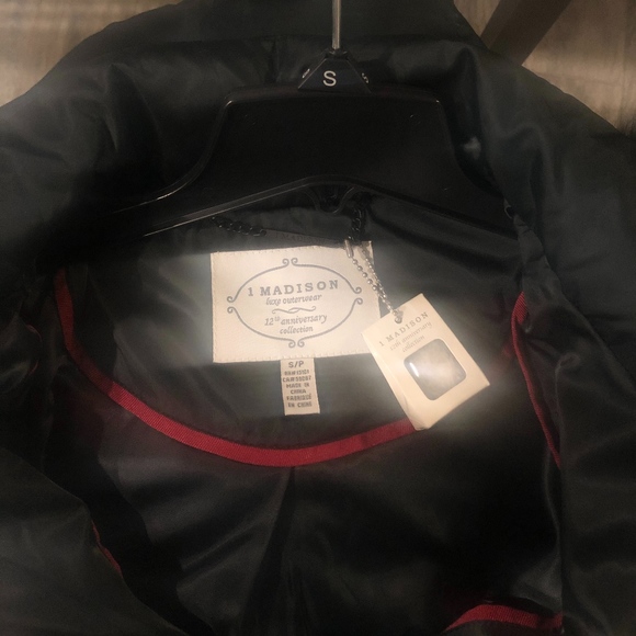 1 MADISON Green Hooded Puffer Coat - Picture 7 of 8